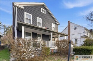 29 Grant St in Mount Holly, NJ - Building Photo