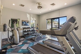 Foothill - Twin Creeks Condos in San Ramon, CA - Foto de edificio - Building Photo