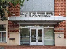 309 Holland Ln in Alexandria, VA - Building Photo