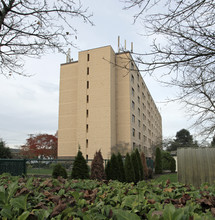 Kirland Union Manors in Portland, OR - Building Photo - Building Photo