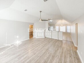 4890 Phipps Dr in Memphis, TN - Building Photo - Building Photo