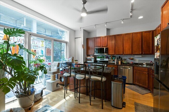 849 W Ohio St in Chicago, IL - Building Photo - Building Photo