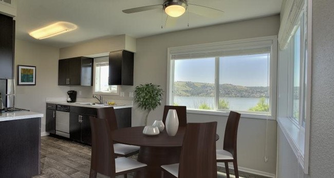 Seabridge at Glen Cove in Vallejo, CA - Building Photo - Building Photo