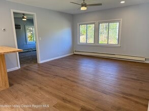 1050 Lucas Ave Ext in Hurley, NY - Building Photo - Building Photo