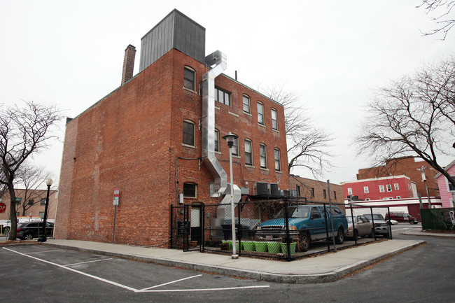 1008 Cambridge St in Cambridge, MA - Building Photo - Building Photo