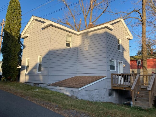 9 Crawford St in Port Jervis, NY - Building Photo - Building Photo