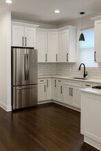 7937 S Crandon Ave in Chicago, IL - Building Photo - Building Photo