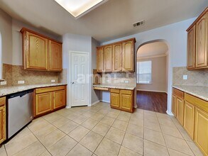 2319 Merlin Dr in Grand Prairie, TX - Building Photo - Building Photo