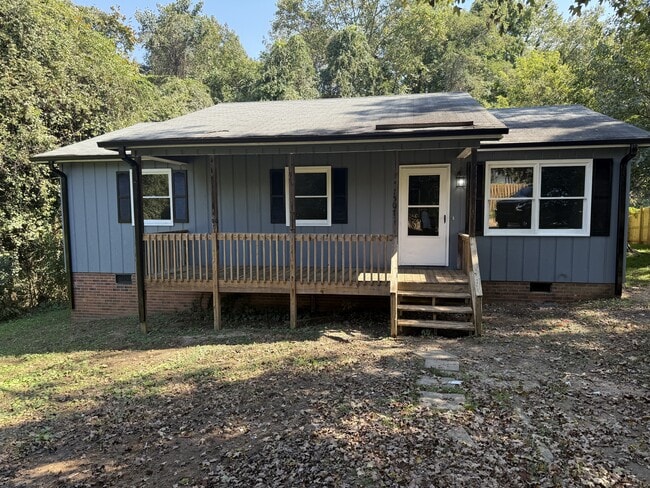 property at 1507 Hampstead Dr