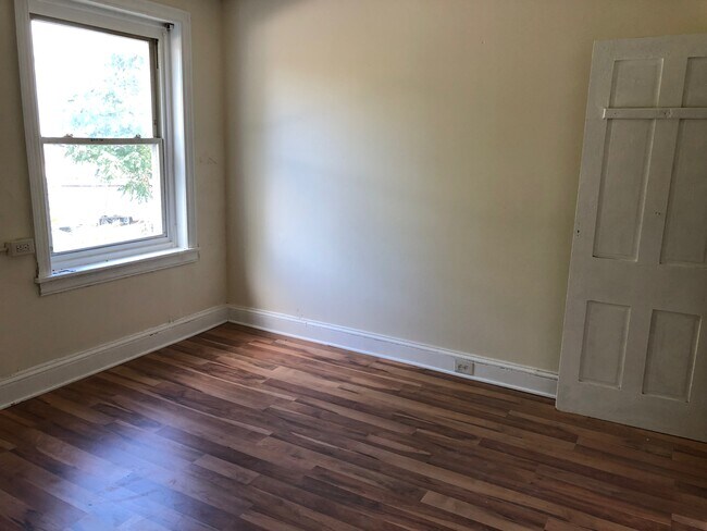 5537 Chew Ave photo'