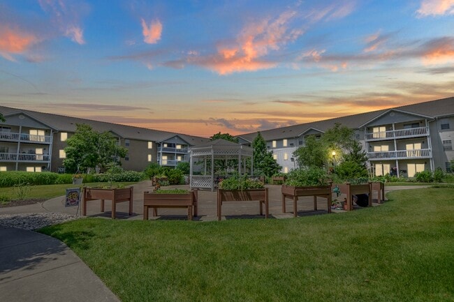 Rosewood Villas - Senior in Madison, WI - Building Photo - Building Photo