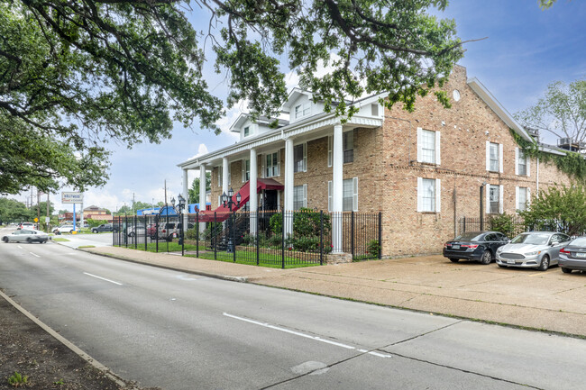 The Gardens Condominiums in Houston, TX - Building Photo - Building Photo