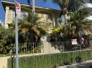 Darlington Ave in Los Angeles, CA - Foto de edificio - Building Photo