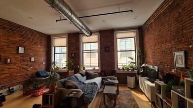 137 Pearl St in Boston, MA - Building Photo - Building Photo