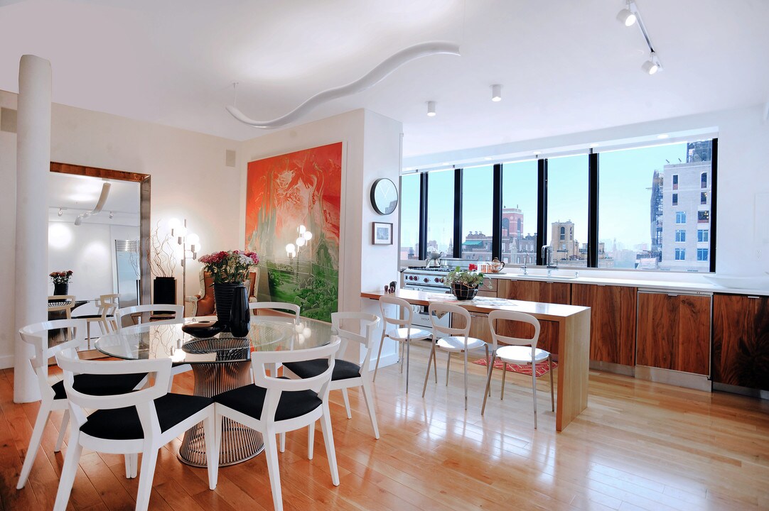 52 East End Ave in New York, NY - Building Photo