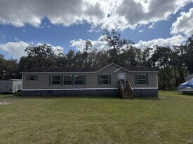 7790 NW 170th St in Trenton, FL - Building Photo