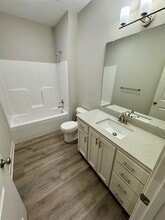 8687 Golden Ln in De Soto, KS - Building Photo - Building Photo
