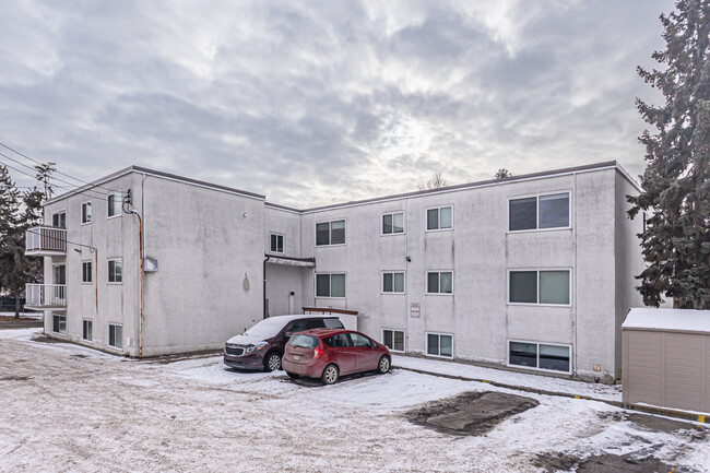 Brendal Manor in Edmonton, AB - Building Photo - Building Photo