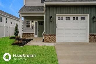 2051 Paddle Wheel Dr in Jeffersonville, IN - Building Photo - Building Photo