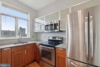 808 N 4th St in Philadelphia, PA - Building Photo - Building Photo