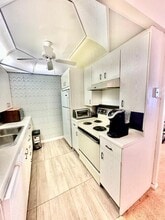 2067 Cornwall D in Boca Raton, FL - Building Photo - Building Photo