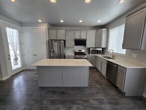 3347 W Lazy J Ln in Lehi, UT - Building Photo - Building Photo