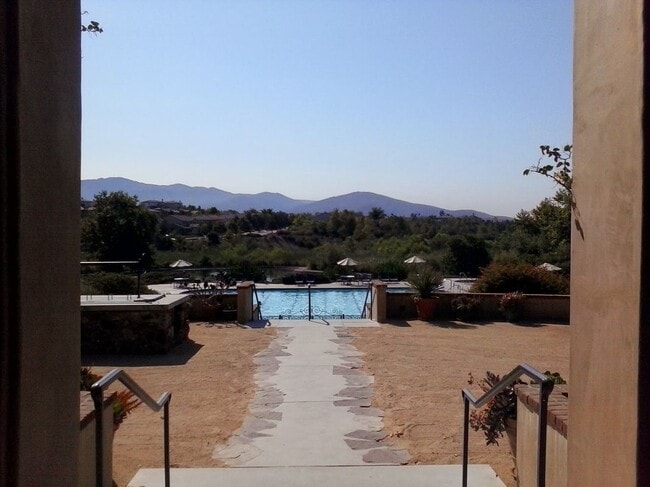 2727 Hazelnut Ct in Chula Vista, CA - Building Photo - Building Photo