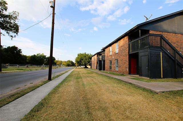 916 Isbell Rd in Fort Worth, TX - Building Photo