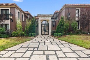 5928 Sandhurst Ln in Dallas, TX - Building Photo