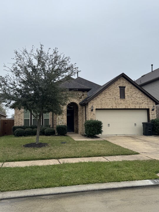 435 Beach Rose Xing in Crosby, TX - Building Photo