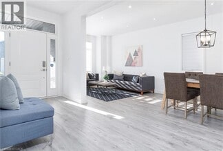 388 Klein Cir in Ancaster, ON - Building Photo - Building Photo