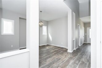 78 Springwater Rd in Winnipeg, MB - Building Photo - Building Photo