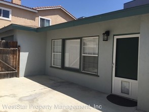 15430 Freeman Ave in Lawndale, CA - Building Photo - Building Photo