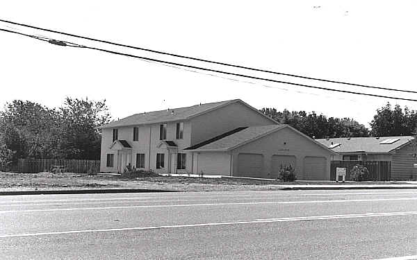 13954-14006 SE Division St in Portland, OR - Building Photo