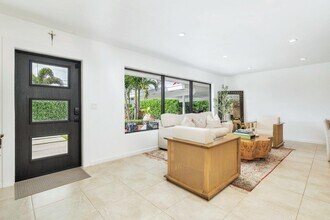 7700 Pine Tree Ln in West Palm Beach, FL - Building Photo - Building Photo