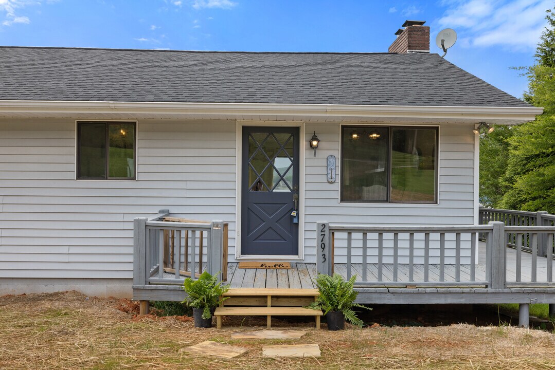 2793 Hidden Valley Rd in Hiawassee, GA - Building Photo
