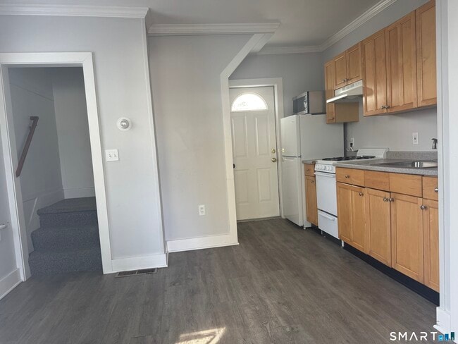 210 Prospect Ave in Shelton, CT - Building Photo - Building Photo