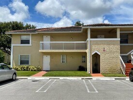 9971 Twin Lakes Dr in Coral Springs, FL - Building Photo
