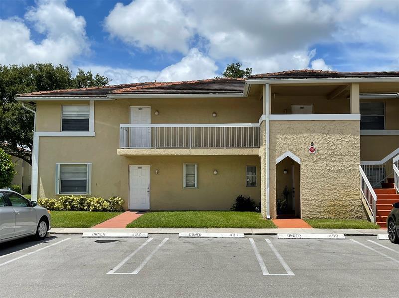 9971 Twin Lakes Dr in Coral Springs, FL - Building Photo