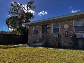 3706 N Scenic Hwy in Lake Wales, FL - Building Photo