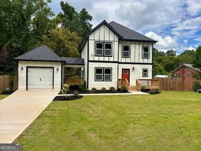 1330 Adams Dr SW in Atlanta, GA - Building Photo - Building Photo