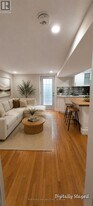 516 Sandford St in Newmarket, ON - Building Photo