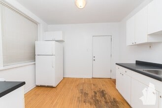 3010 N Whipple St, Unit 001 in Chicago, IL - Building Photo - Building Photo