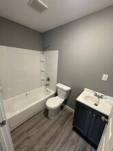 504 W Hackberry St in Fayette, MO - Building Photo - Building Photo