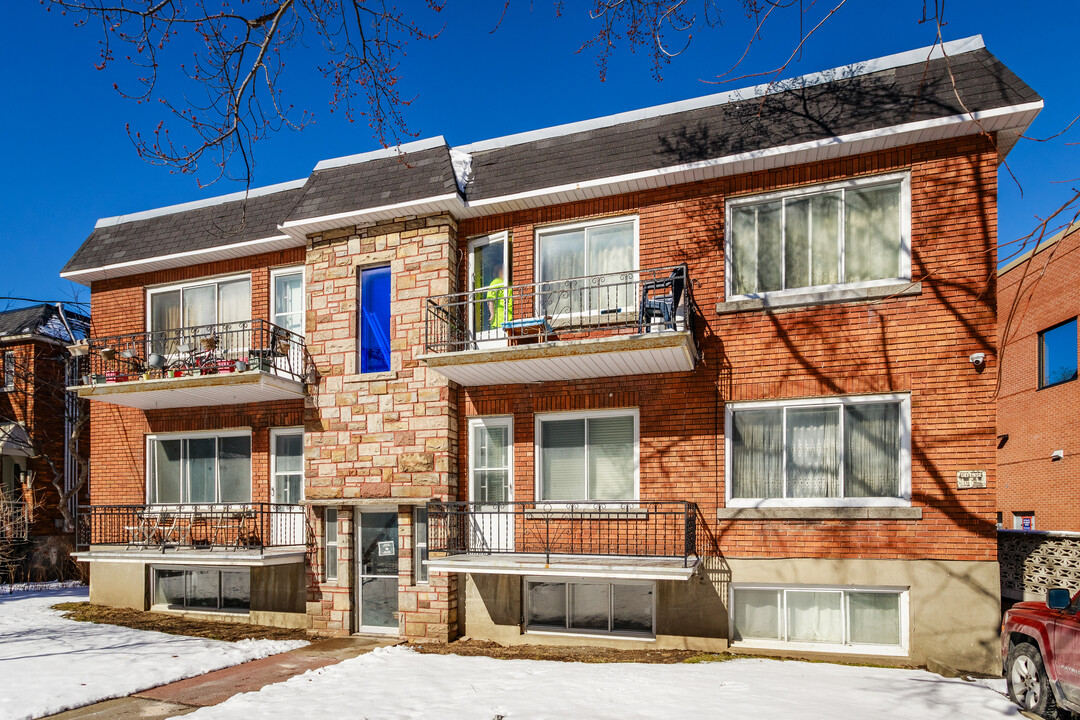 3719 Édouard-Montpetit Boul in Montréal, QC - Building Photo