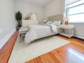 116 Falcon St, Unit 2 in Boston, MA - Building Photo - Building Photo