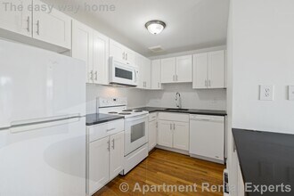 134 Summer St, Unit #37 in Malden, MA - Foto de edificio - Building Photo