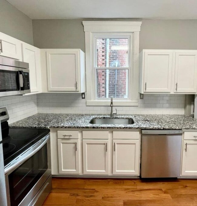 property at 1425 S Brook St