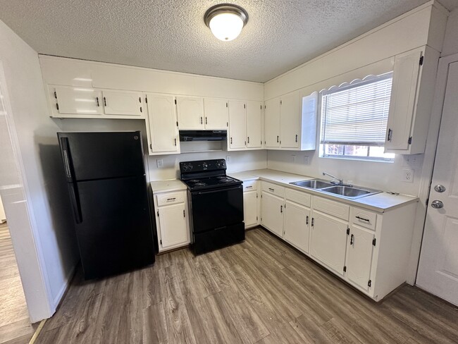 903 Rose Ave in Brighton, AL - Building Photo - Building Photo