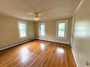 39 Holmes Ave in New Britain, CT - Building Photo - Building Photo